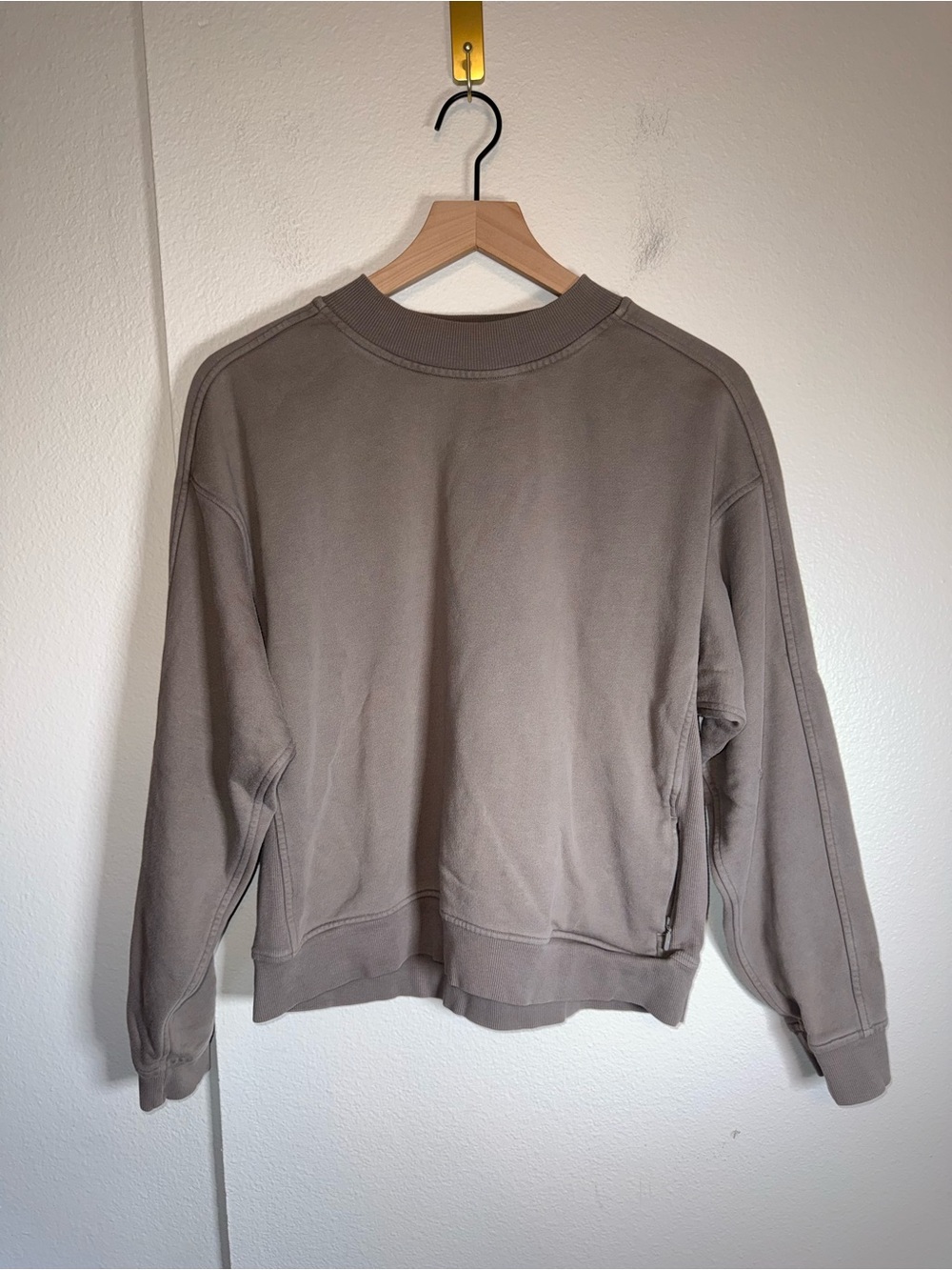 LULULEMON tan zip pocket cotton athletic athleisure crewneck sweatshirt 8